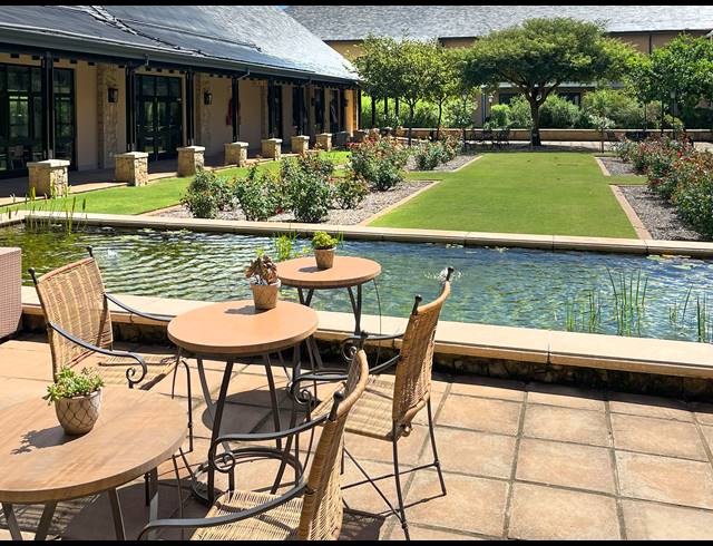 1 BEDROOM APARTMENT FOR SALE IN WATERFALL HILLS MATURE LIFESTYLE ESTATE